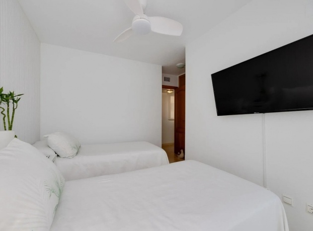 Resale - Apartment - Torrevieja - Torrevieja Centro