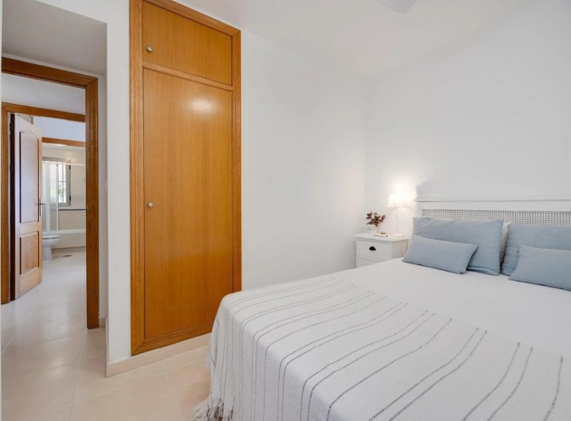 Resale - Apartment - Torrevieja - Torrevieja Centro