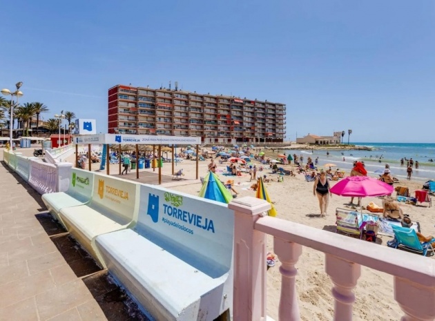Resale - Apartment - Torrevieja - Torrevieja Centro