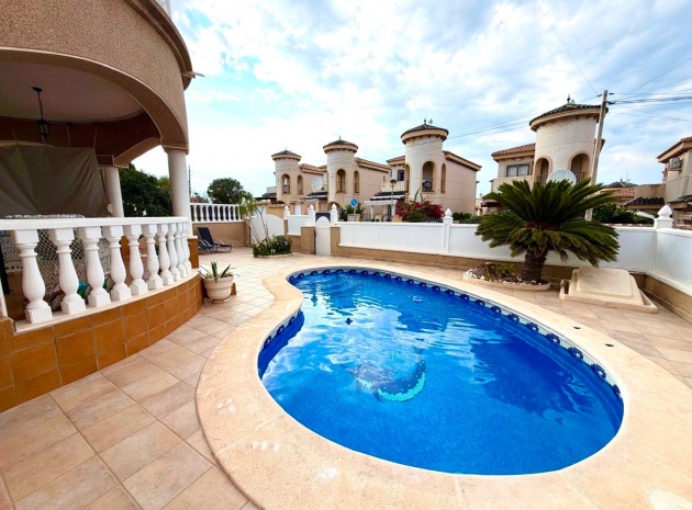Wiederverkauf - Villa - Orihuela - Orihuela Costa
