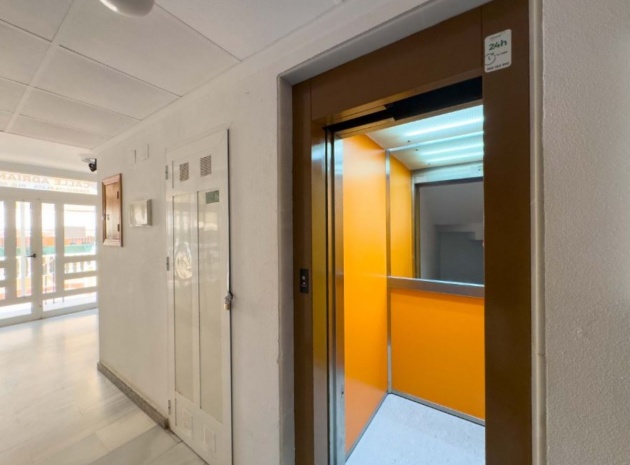 Resale - Apartment - Torrevieja - La Mata