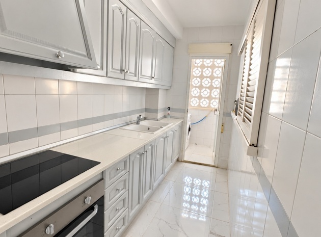 Återförsäljning - Lägenhet - Torrevieja - Torrevieja Centro
