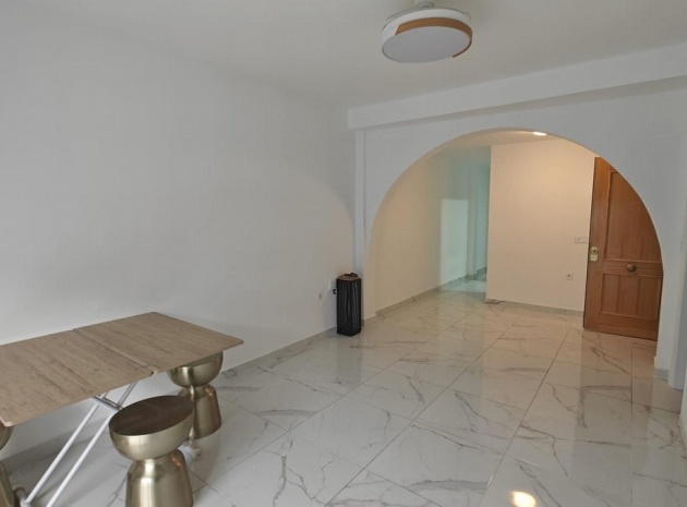 Återförsäljning - Lägenhet - Torrevieja - Torrevieja Centro