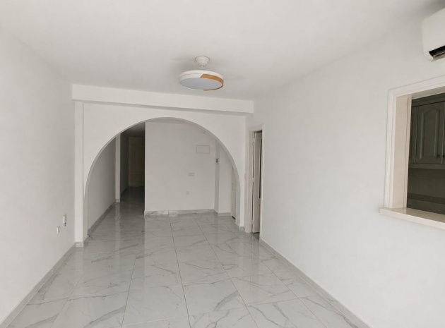 Återförsäljning - Lägenhet - Torrevieja - Torrevieja Centro