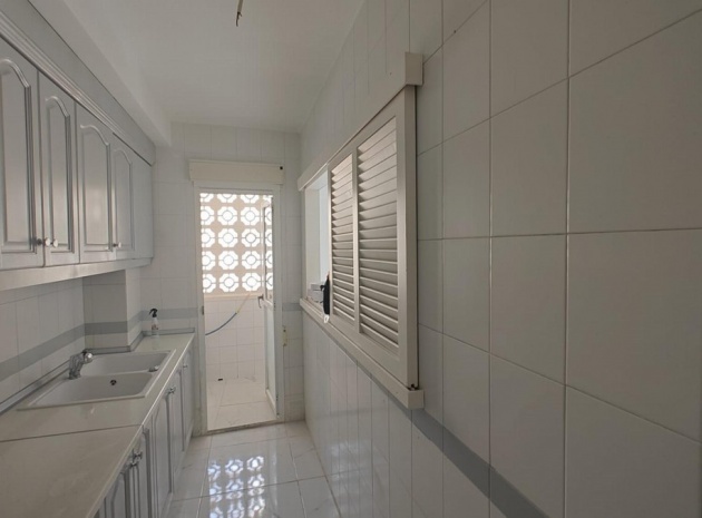 Återförsäljning - Lägenhet - Torrevieja - Torrevieja Centro