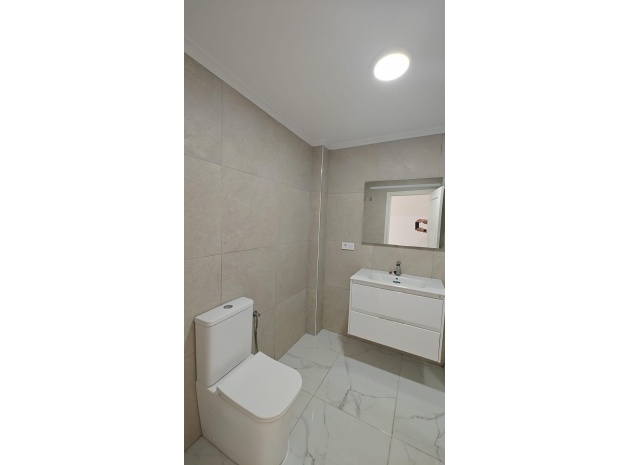 Återförsäljning - Lägenhet - Torrevieja - Torrevieja Centro