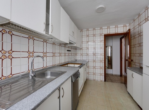 Återförsäljning - Lägenhet - Torrevieja - Torrevieja Centro