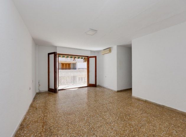 Återförsäljning - Lägenhet - Torrevieja - Torrevieja Centro