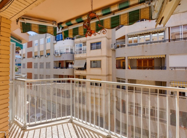 Återförsäljning - Lägenhet - Torrevieja - Torrevieja Centro