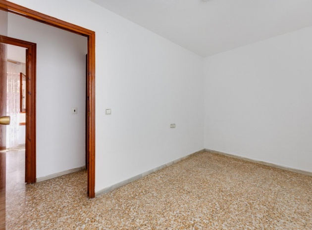 Återförsäljning - Lägenhet - Torrevieja - Torrevieja Centro