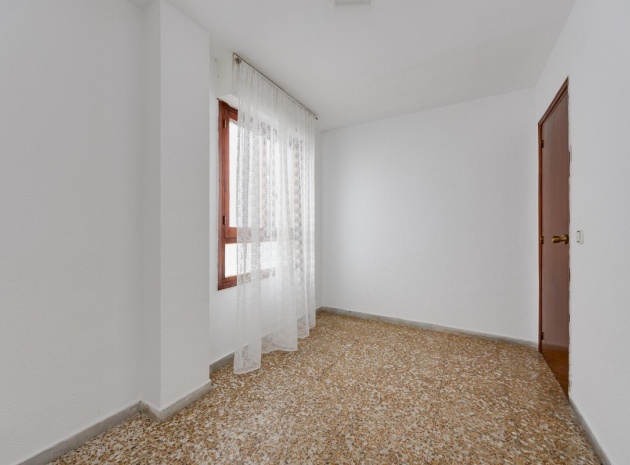 Återförsäljning - Lägenhet - Torrevieja - Torrevieja Centro