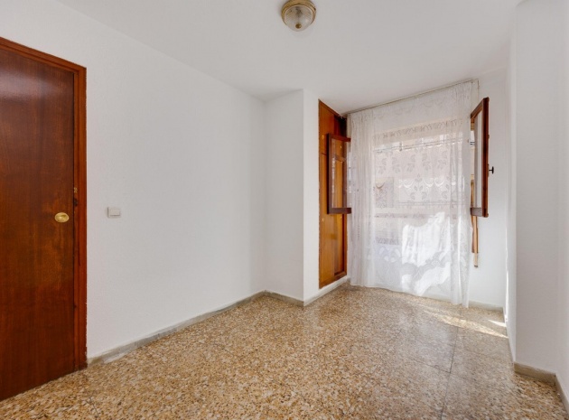 Återförsäljning - Lägenhet - Torrevieja - Torrevieja Centro