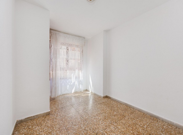 Återförsäljning - Lägenhet - Torrevieja - Torrevieja Centro
