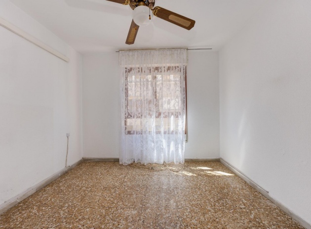 Återförsäljning - Lägenhet - Torrevieja - Torrevieja Centro