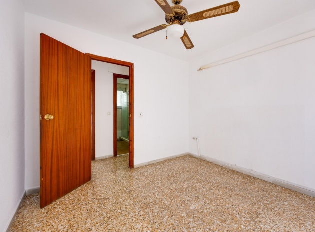 Återförsäljning - Lägenhet - Torrevieja - Torrevieja Centro
