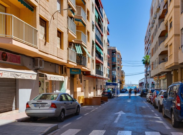 Återförsäljning - Lägenhet - Torrevieja - Torrevieja Centro