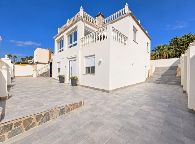 Resale - Villa - Torrevieja - Torrevieja Centro