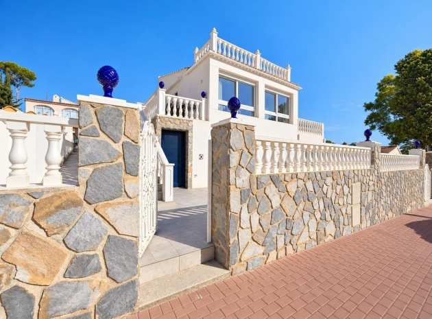 Resale - Villa - Torrevieja - Torrevieja Centro