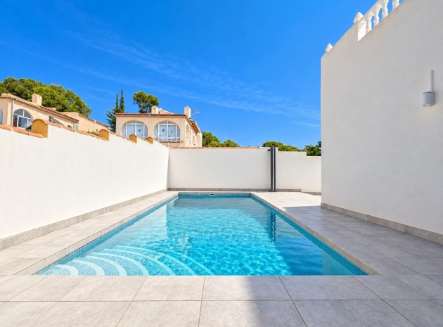 Resale - Villa - Torrevieja - Torrevieja Centro