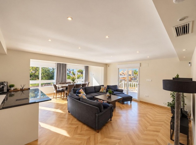 Resale - Villa - Torrevieja - Torrevieja Centro
