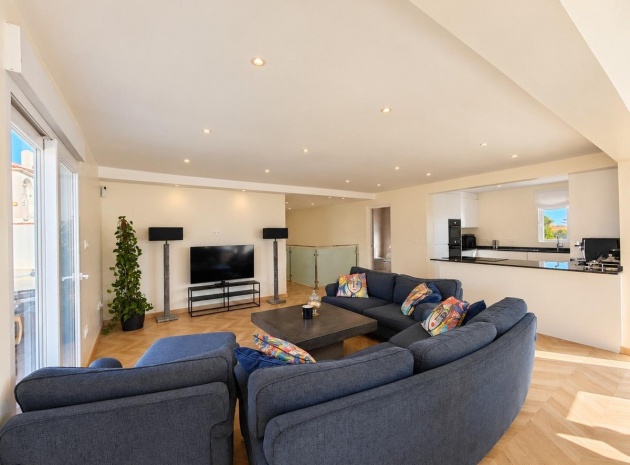Resale - Villa - Torrevieja - Torrevieja Centro