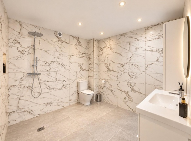 Resale - Villa - Torrevieja - Torrevieja Centro