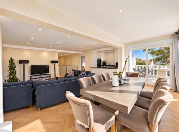 Resale - Villa - Torrevieja - Torrevieja Centro