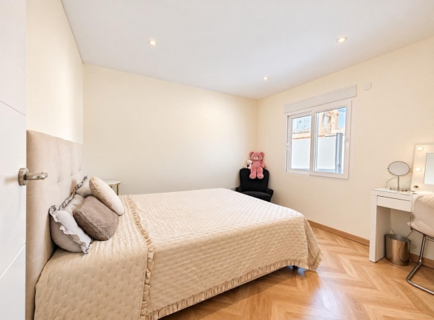 Resale - Villa - Torrevieja - Torrevieja Centro