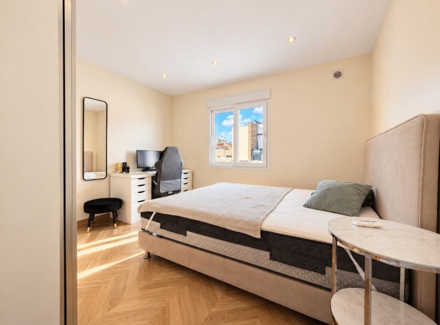 Resale - Villa - Torrevieja - Torrevieja Centro
