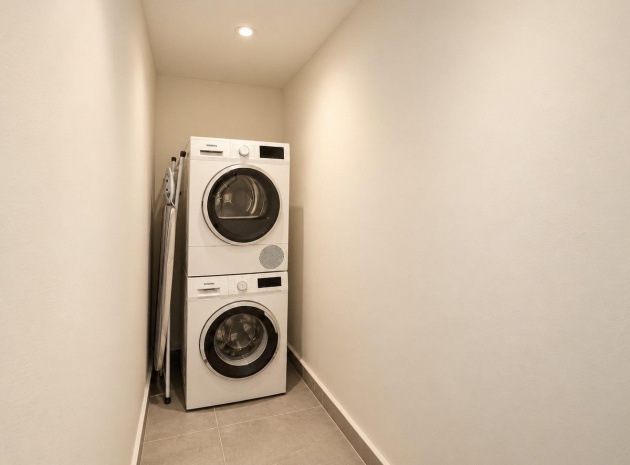 Resale - Villa - Torrevieja - Torrevieja Centro