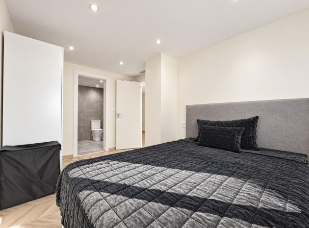 Resale - Villa - Torrevieja - Torrevieja Centro