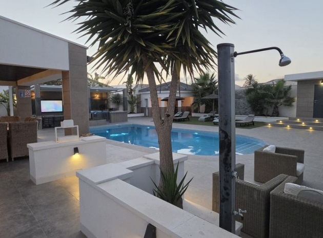 Wiederverkauf - Villa - Torrevieja - Torrevieja Centro