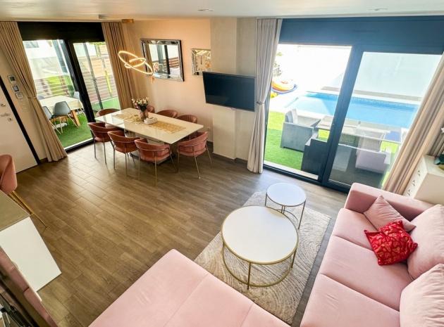Resale - Villa - Torrevieja - Torrevieja Centro