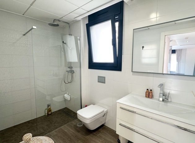 Resale - Villa - Torrevieja - Torrevieja Centro