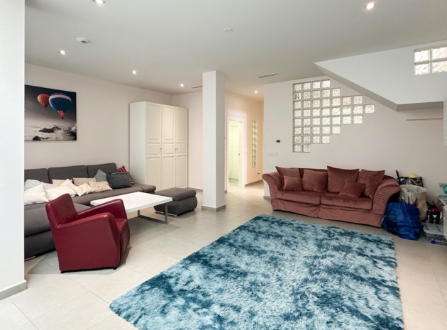 Resale - Villa - Torrevieja - Torrevieja Centro