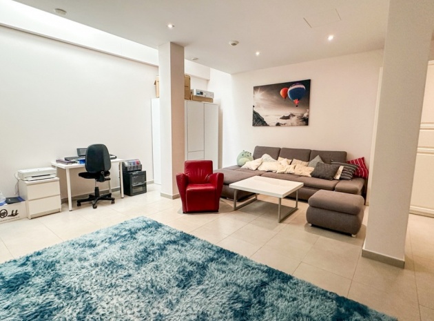 Resale - Villa - Torrevieja - Torrevieja Centro