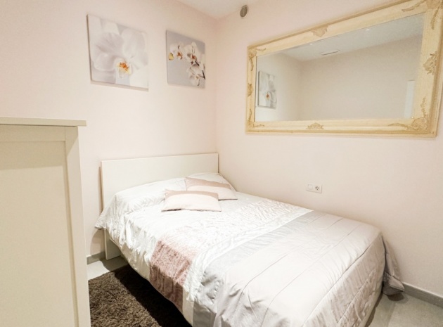 Resale - Villa - Torrevieja - Torrevieja Centro
