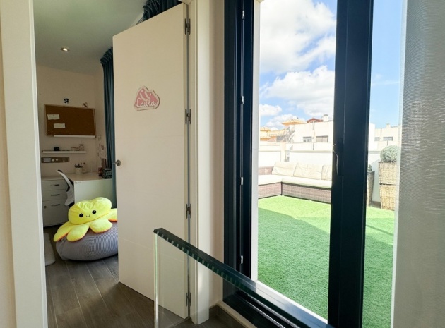 Resale - Villa - Torrevieja - Torrevieja Centro