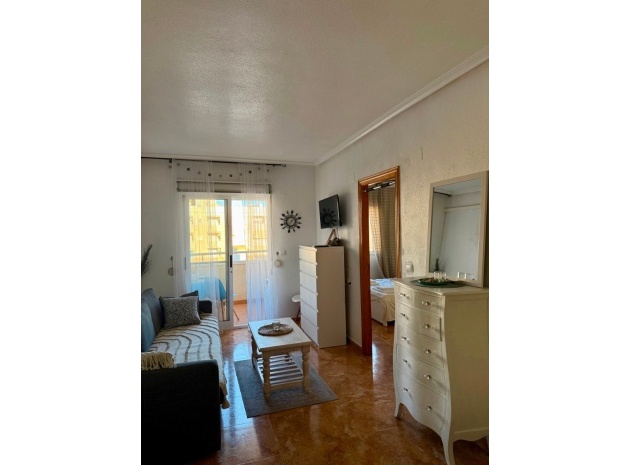 Återförsäljning - Lägenhet - Torrevieja - Torrevieja Centro