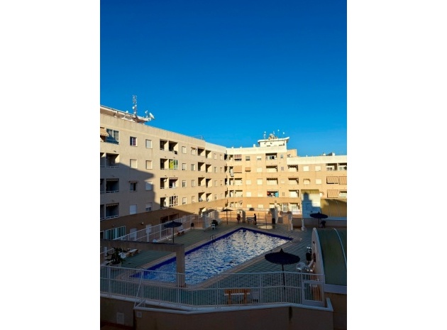 Återförsäljning - Lägenhet - Torrevieja - Torrevieja Centro