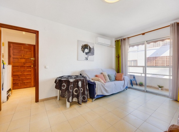 Återförsäljning - Lägenhet - Torrevieja - Torrevieja Centro