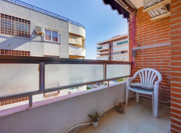 Återförsäljning - Lägenhet - Torrevieja - Torrevieja Centro