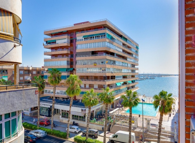 Återförsäljning - Lägenhet - Torrevieja - Torrevieja Centro