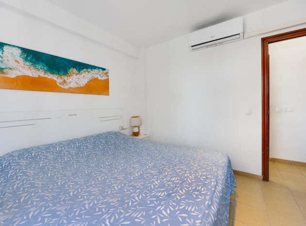 Återförsäljning - Lägenhet - Torrevieja - Torrevieja Centro
