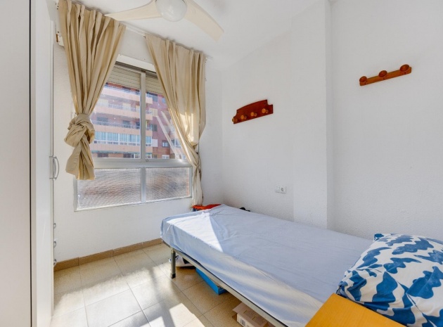 Återförsäljning - Lägenhet - Torrevieja - Torrevieja Centro