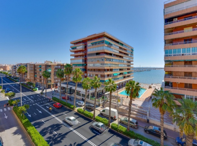 Återförsäljning - Lägenhet - Torrevieja - Torrevieja Centro