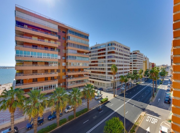 Återförsäljning - Lägenhet - Torrevieja - Torrevieja Centro