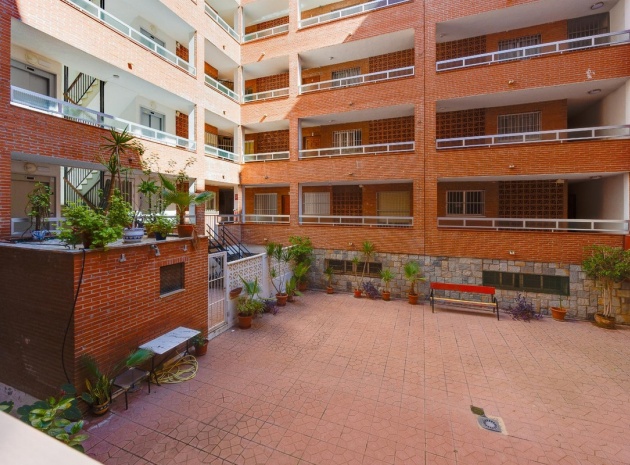 Återförsäljning - Lägenhet - Torrevieja - Torrevieja Centro