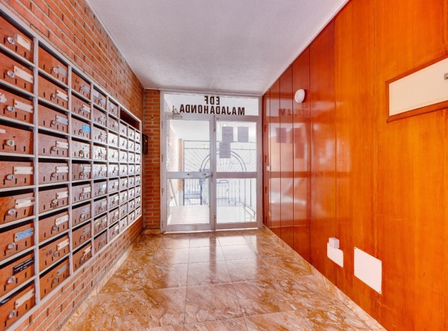Återförsäljning - Lägenhet - Torrevieja - Torrevieja Centro