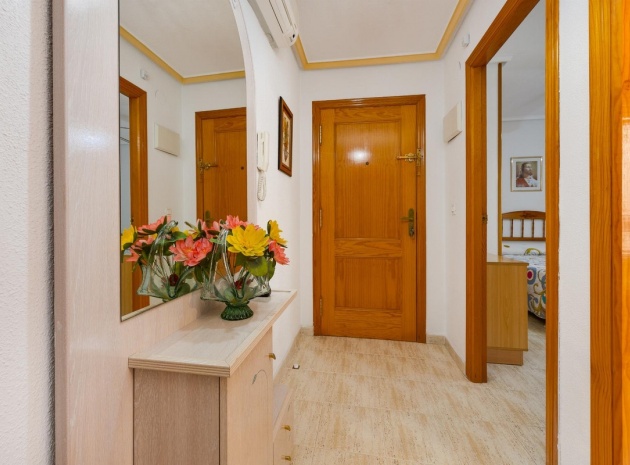 Återförsäljning - Lägenhet - Torrevieja - Torrevieja Centro
